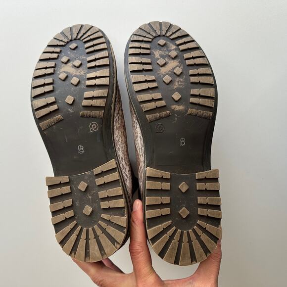 Charleston Shoe Co NWOB Liberty Snake Pull On Stretch Chelsea Stack Heel Boot 8 - Picture 7 of 8